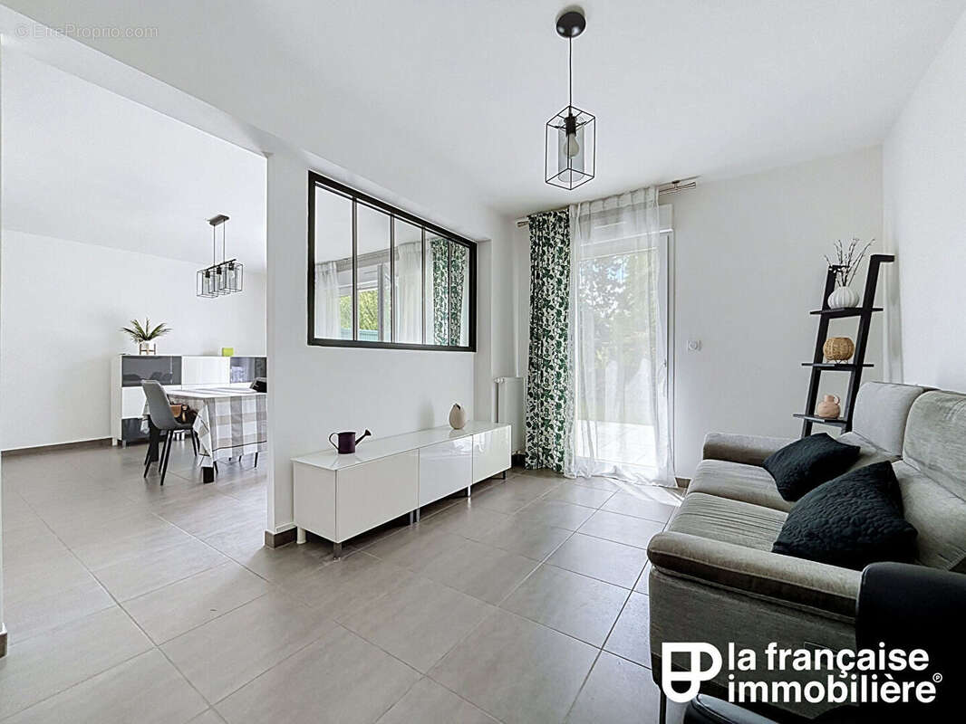 A VENDRE - CHAVAGNE - maison récente 110 m² habitables - photo 2