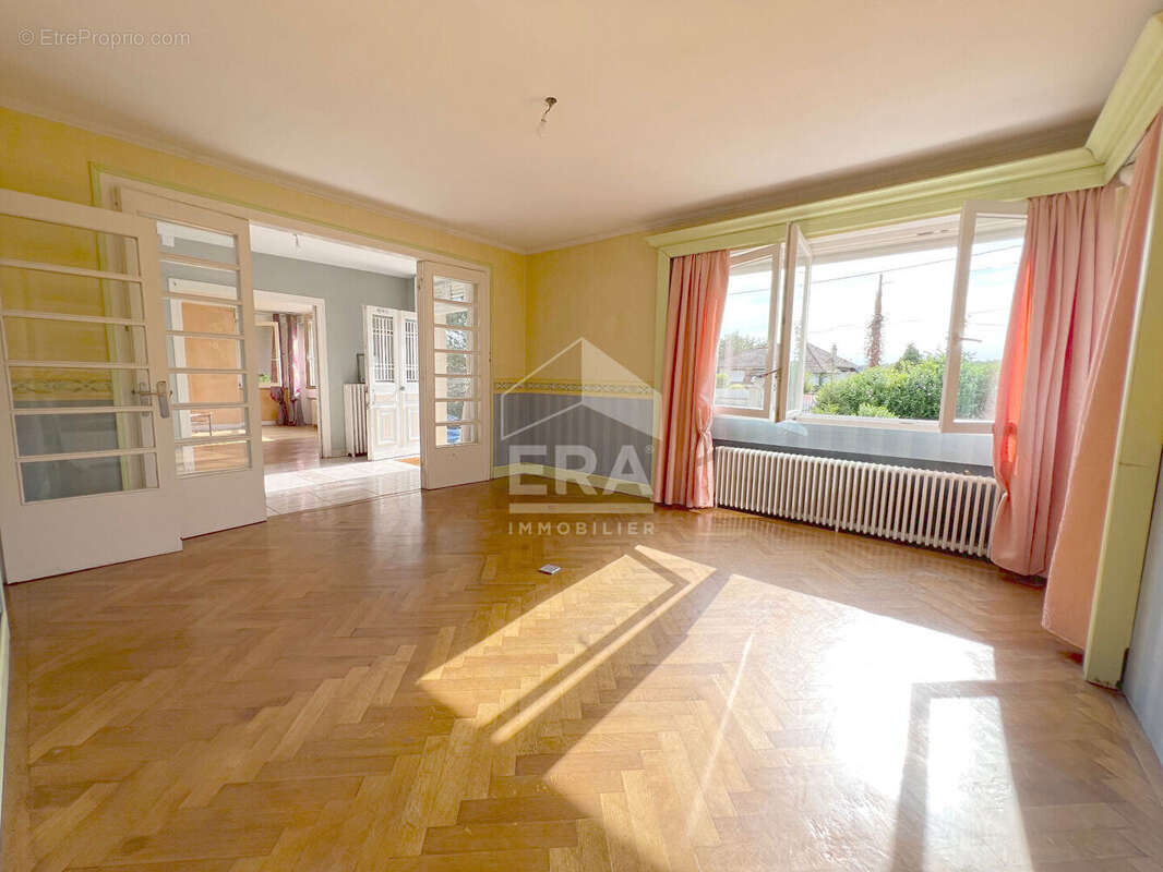 Maison à FRETIGNEY-ET-VELLOREILLE