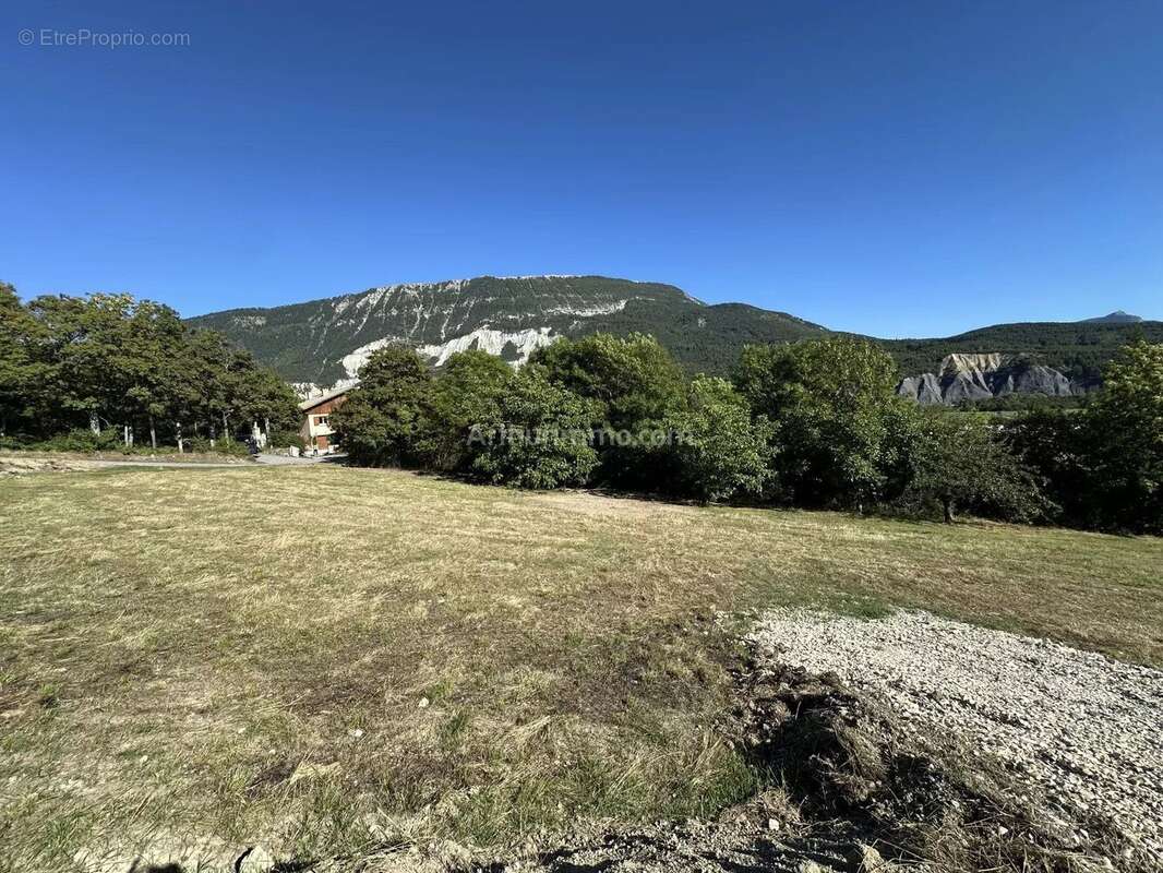 Terrain à LA MURE-ARGENS