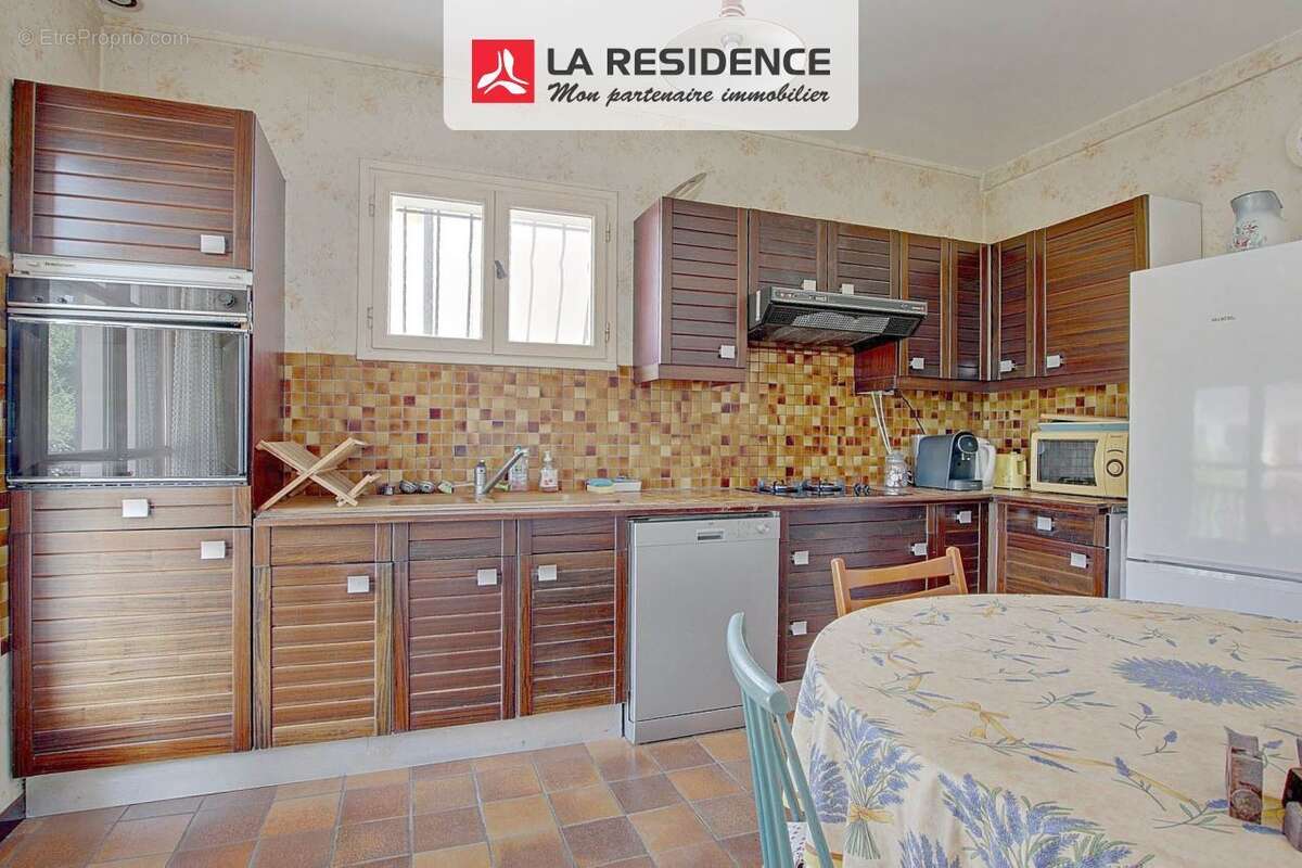 Maison à LE MESNIL-SAINT-DENIS