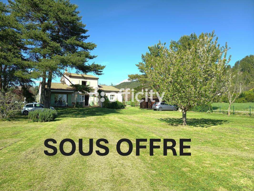 Maison à LARAGNE-MONTEGLIN