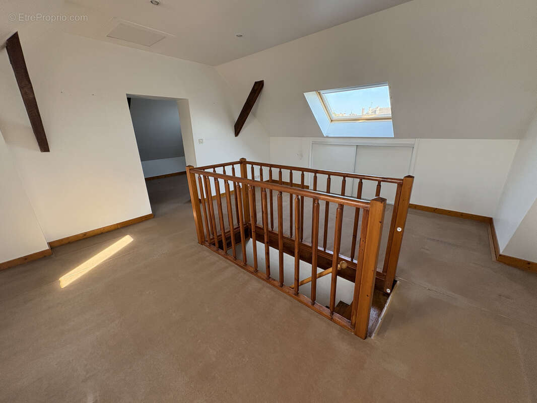 Maison à LA CHAPELLE-SAINT-LUC