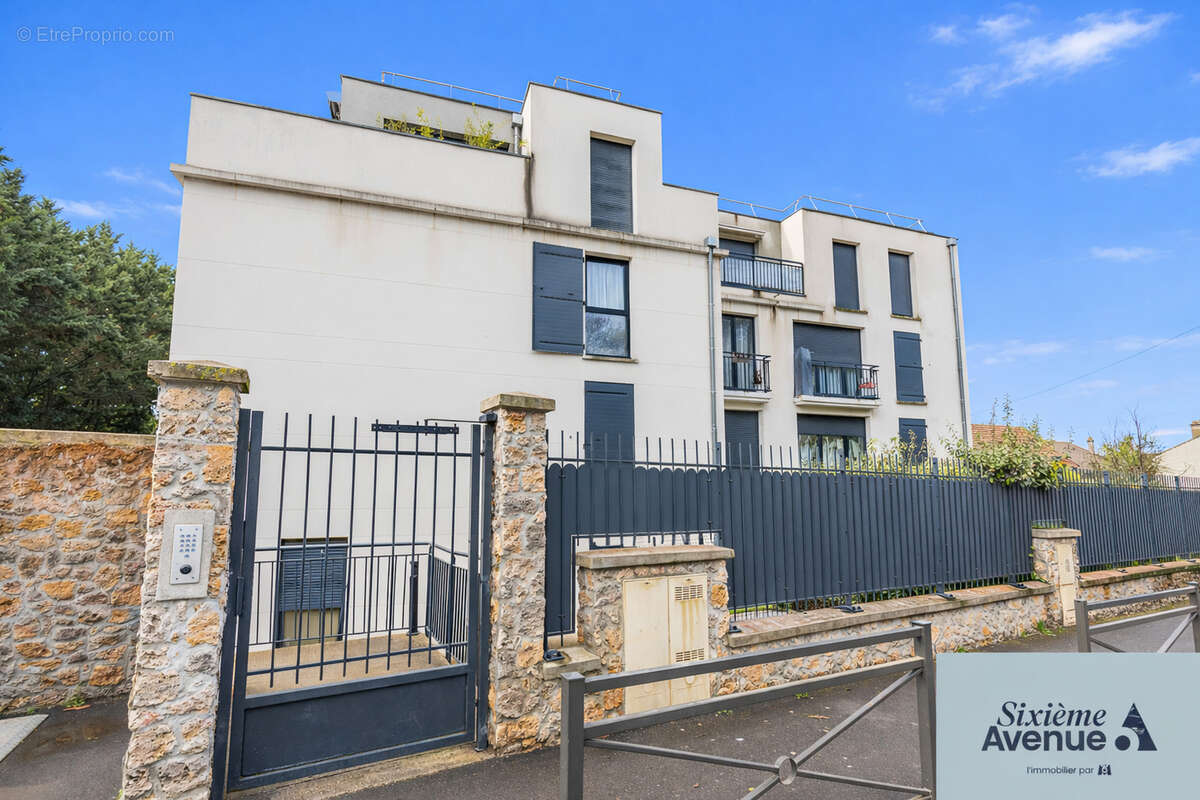 Appartement à SAINT-MICHEL-SUR-ORGE