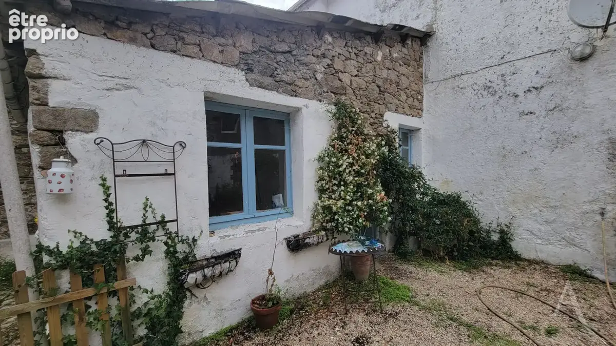 Maison de caractère à rénover au coeur du bourg historique de Saint-Étienne-du-Bois - photo 14