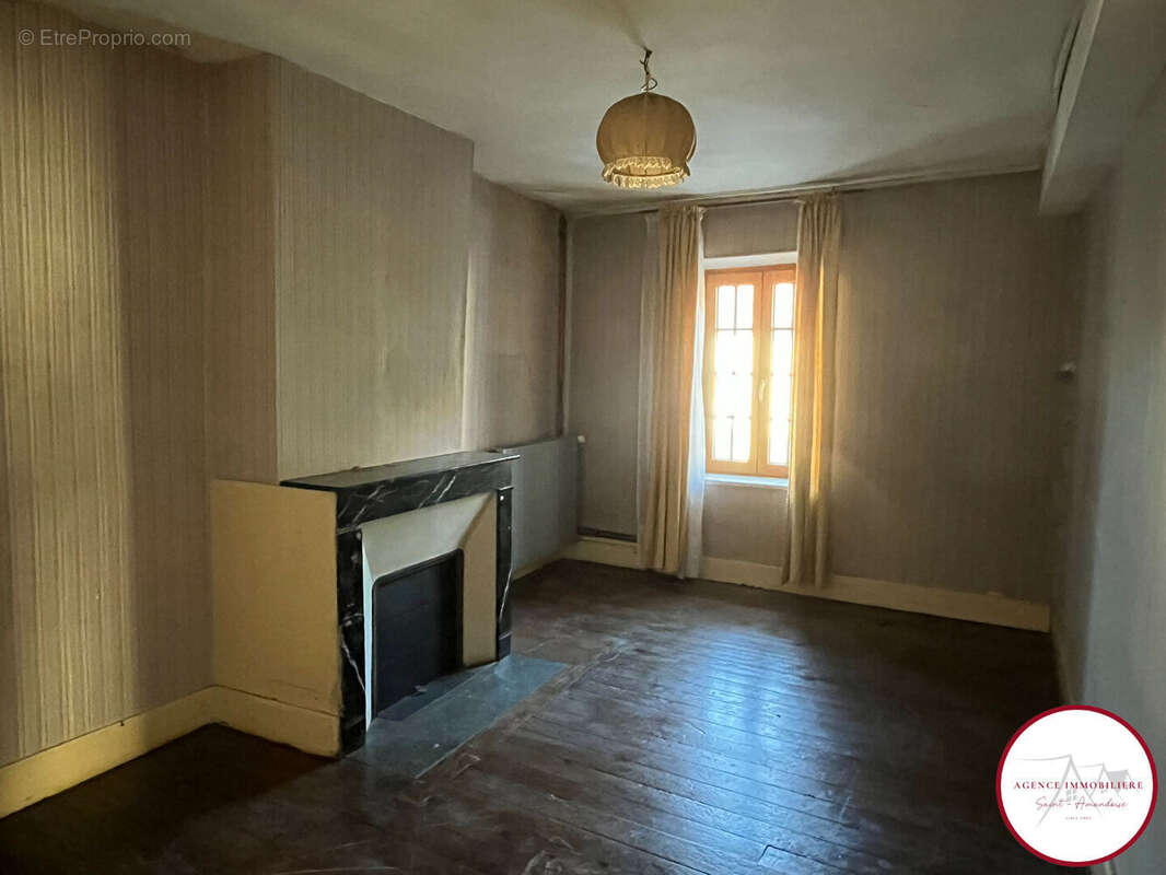 Maison à SAGONNE