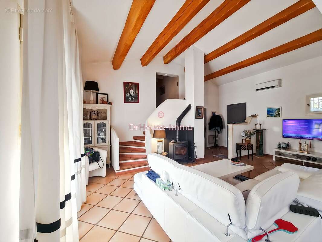 Maison à AIGUINES