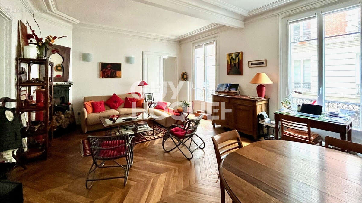 Appartement à PARIS-12E