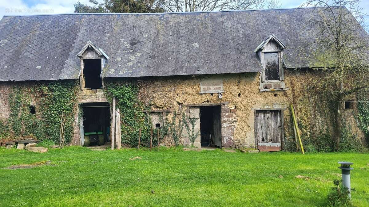 Maison à SAINT-DENIS-LE-GAST
