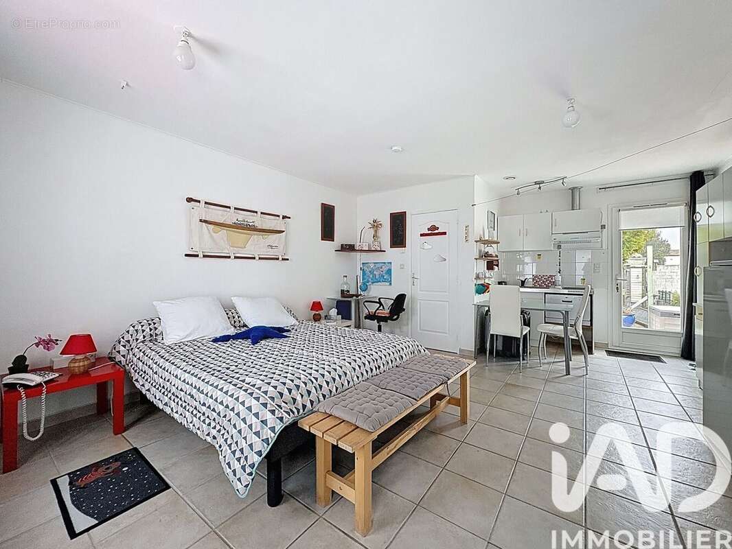 Maison 124 m² à Charron  - photo 9