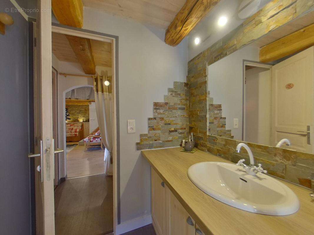 Maison à LE LAUZET-UBAYE