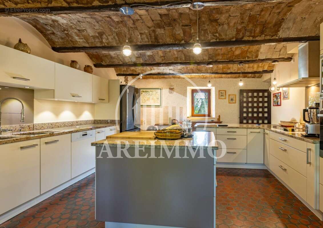 Maison 210 m² à Saint-Hippolyte-Du-Fort  - photo 9