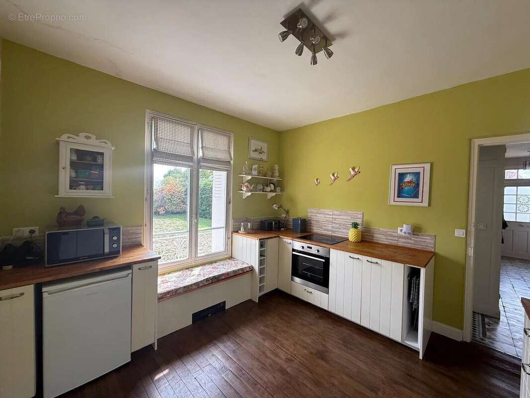 Maison à MAILHAC-SUR-BENAIZE