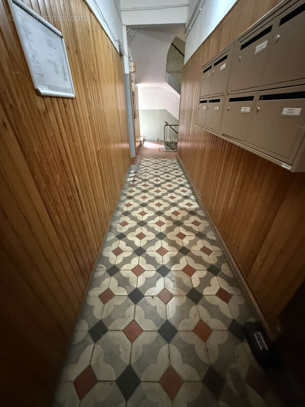 Appartement à MARSEILLE-4E