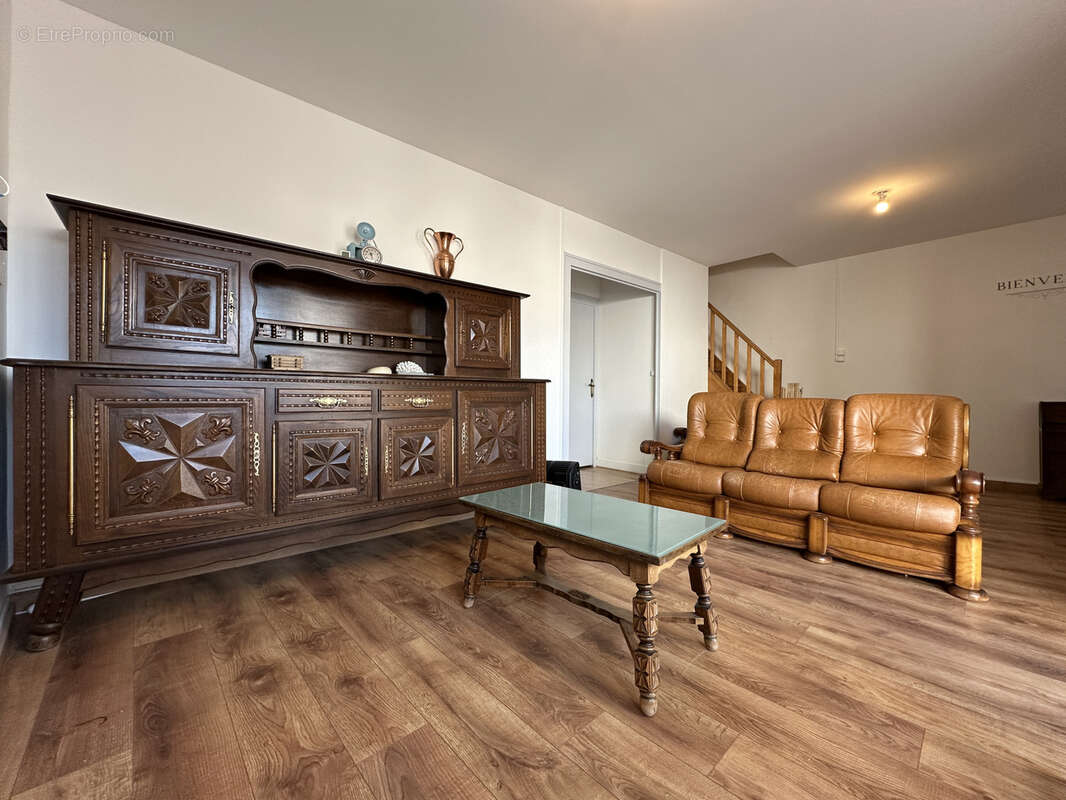 Appartement à LA ROCHE-CHALAIS
