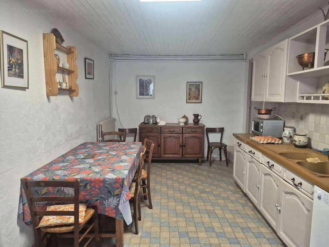 Tènement immobilier composé de 3 maison au coeur de Die - photo 4