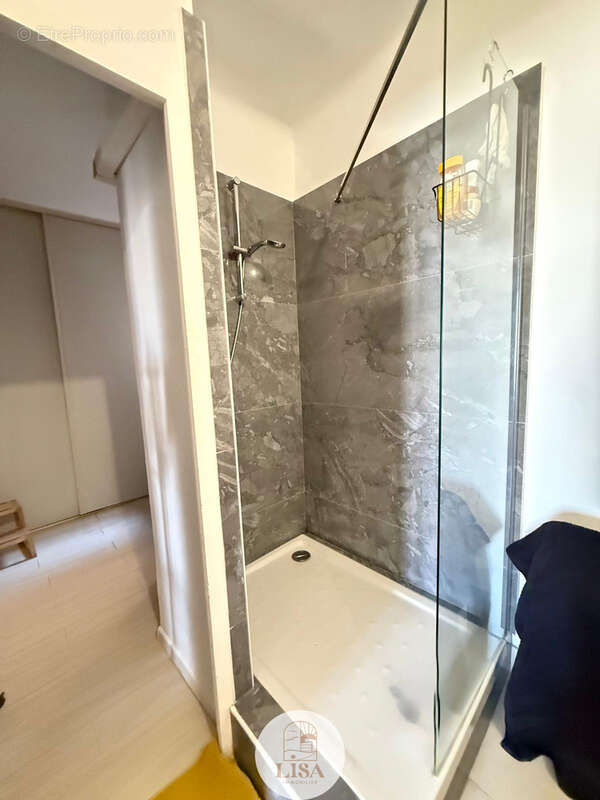 Appartement à MARSEILLE-6E