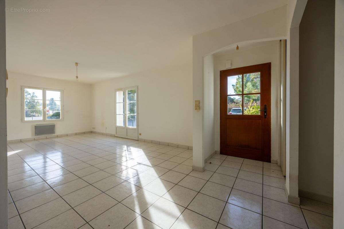 Maison à BOUGUENAIS