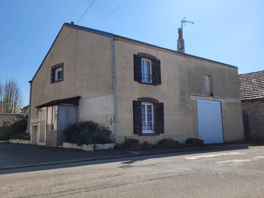 Maison à ROINVILLE