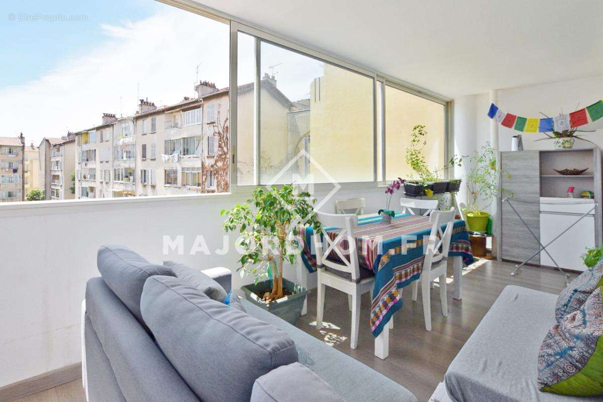 Appartement à MARSEILLE-5E