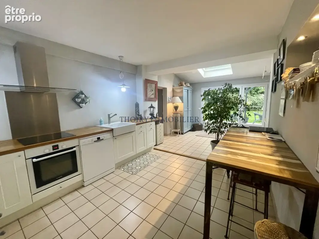 Maison ancienne sur 780 m2 paysagés de 5 pièces principales. - photo 12