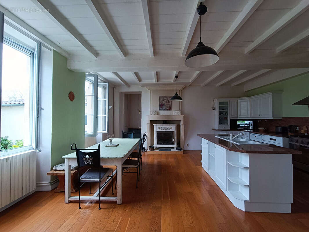 Maison à SAINTE-SEVERE