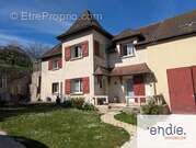 Maison à AVOT