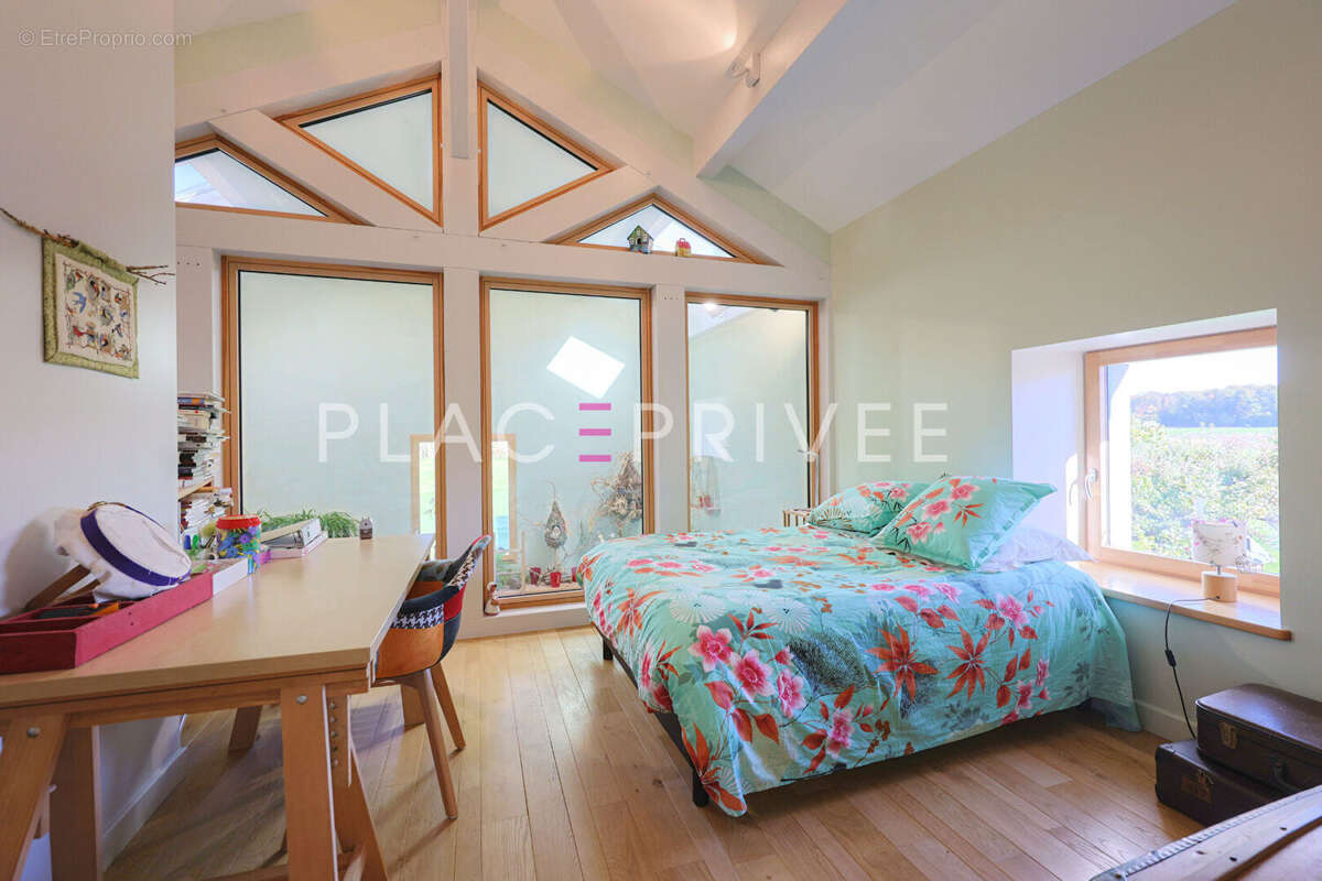 Maison à LA CHAPELLE-AUX-BOIS