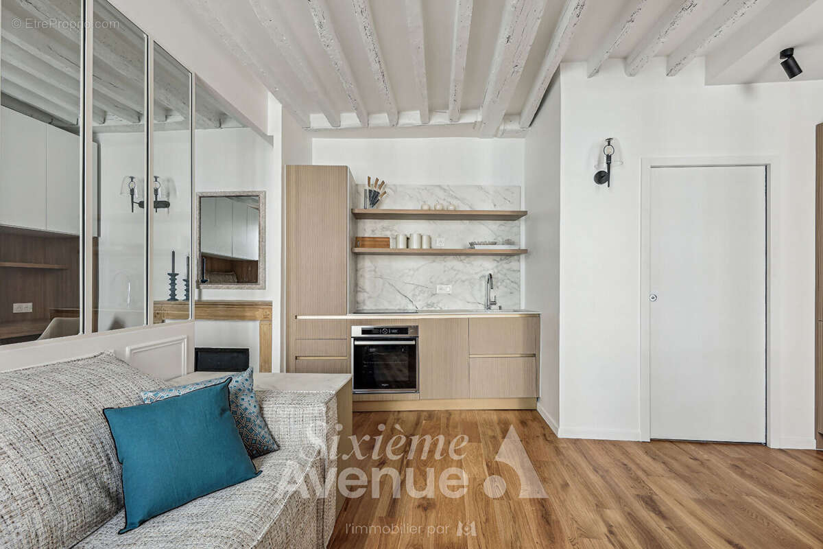 Appartement à PARIS-3E