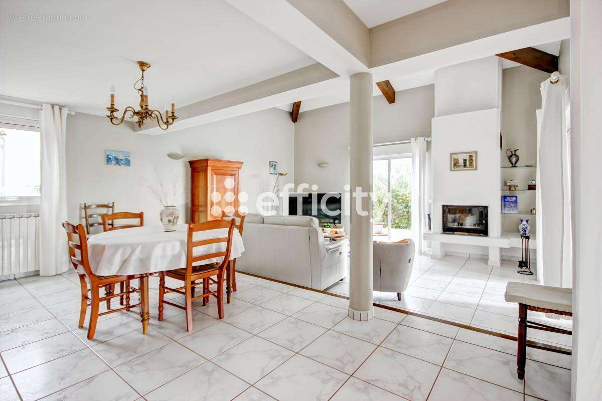 Maison à VILLEVEYRAC