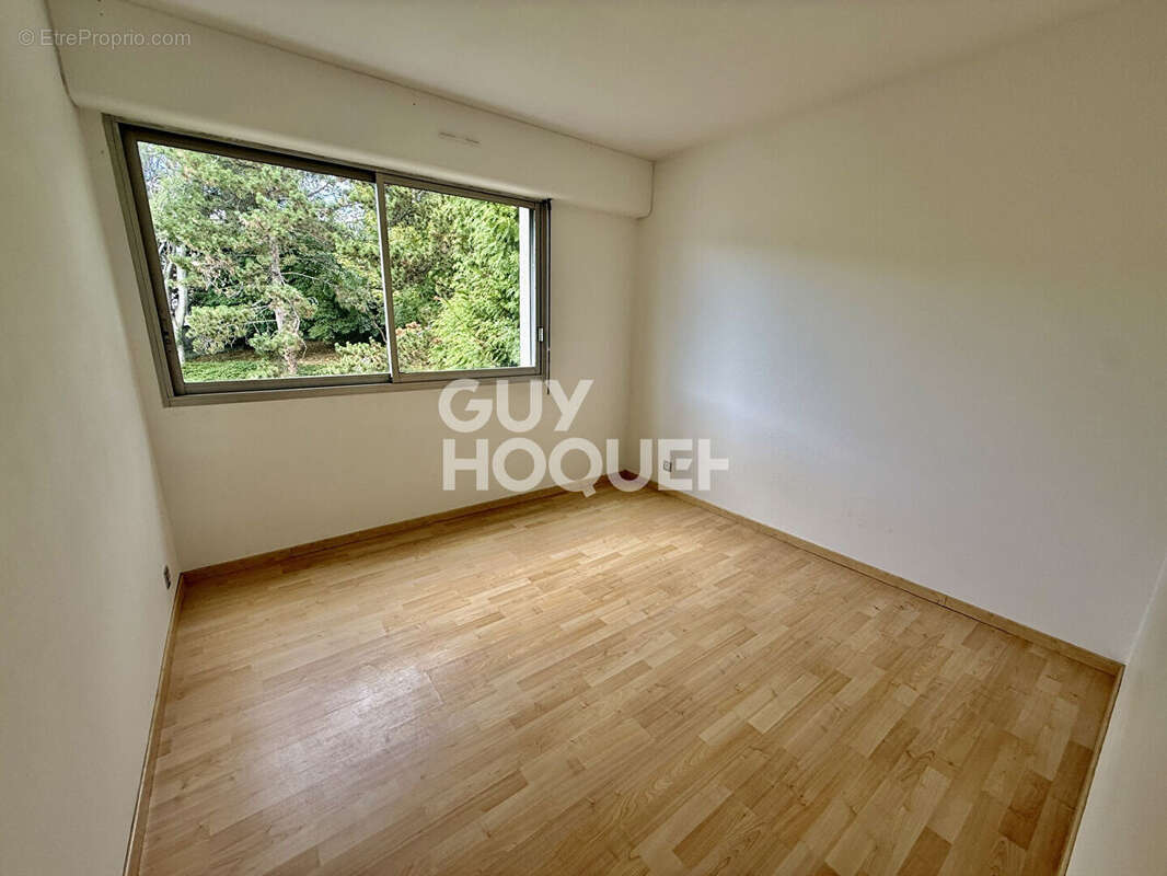 Clermont-Ferrand secteur Montjuzet - Appartement T4 96 m2 avec balcon et garage - photo 8