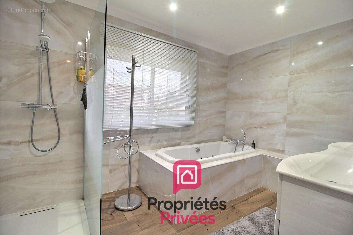 Maison à VILLEMANDEUR