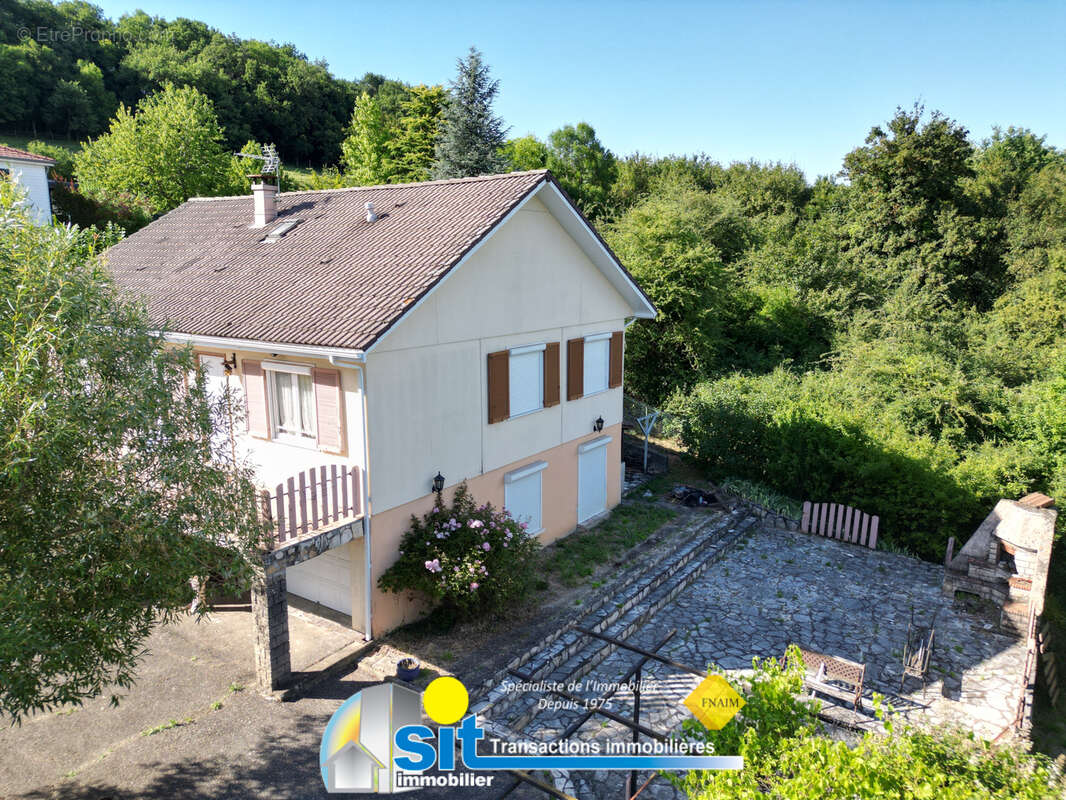 Maison à CHUZELLES
