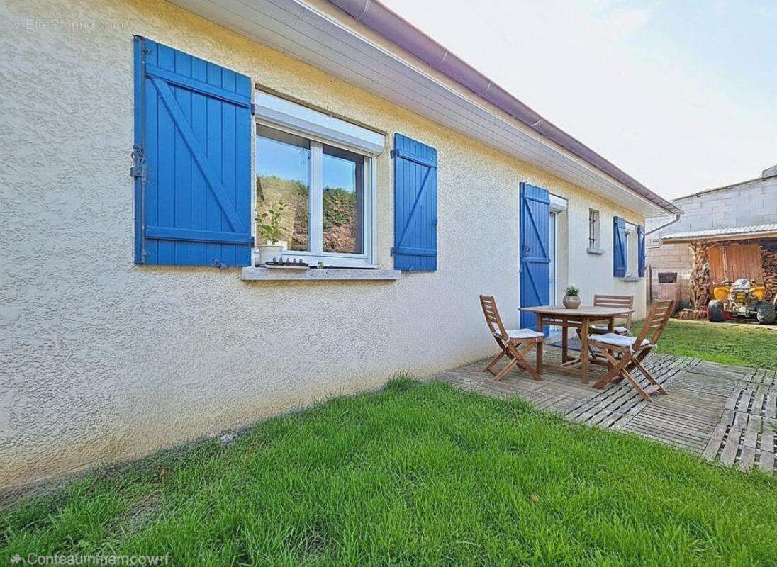 Maison à LUZINAY