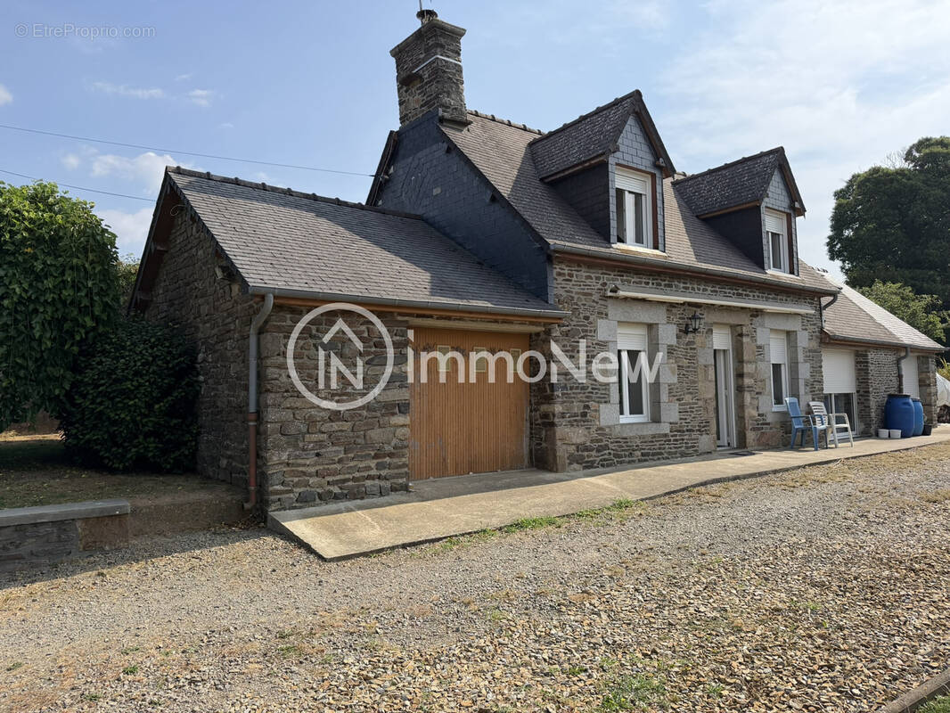 Maison à PERRIERS-EN-BEAUFICEL