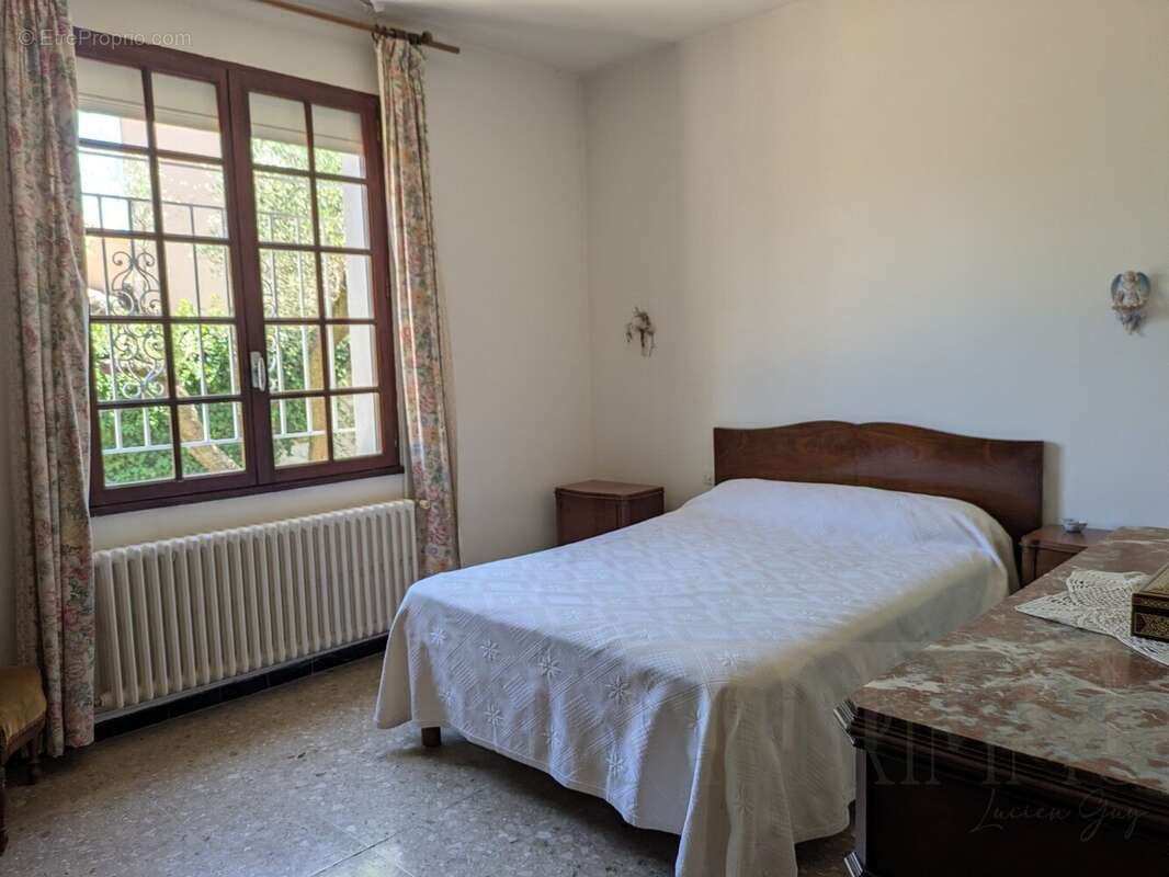 Maison à SAINT-BRES