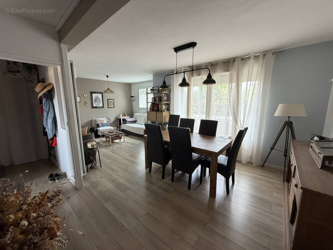 Appartement à TINQUEUX