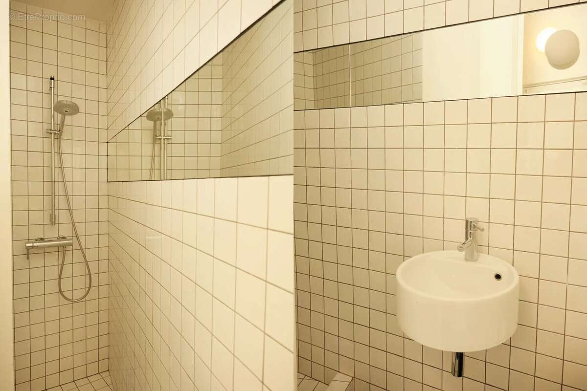 Un studio exceptionnel dans un hôtel particulier XVIIIème inscrit M.H. - photo 5