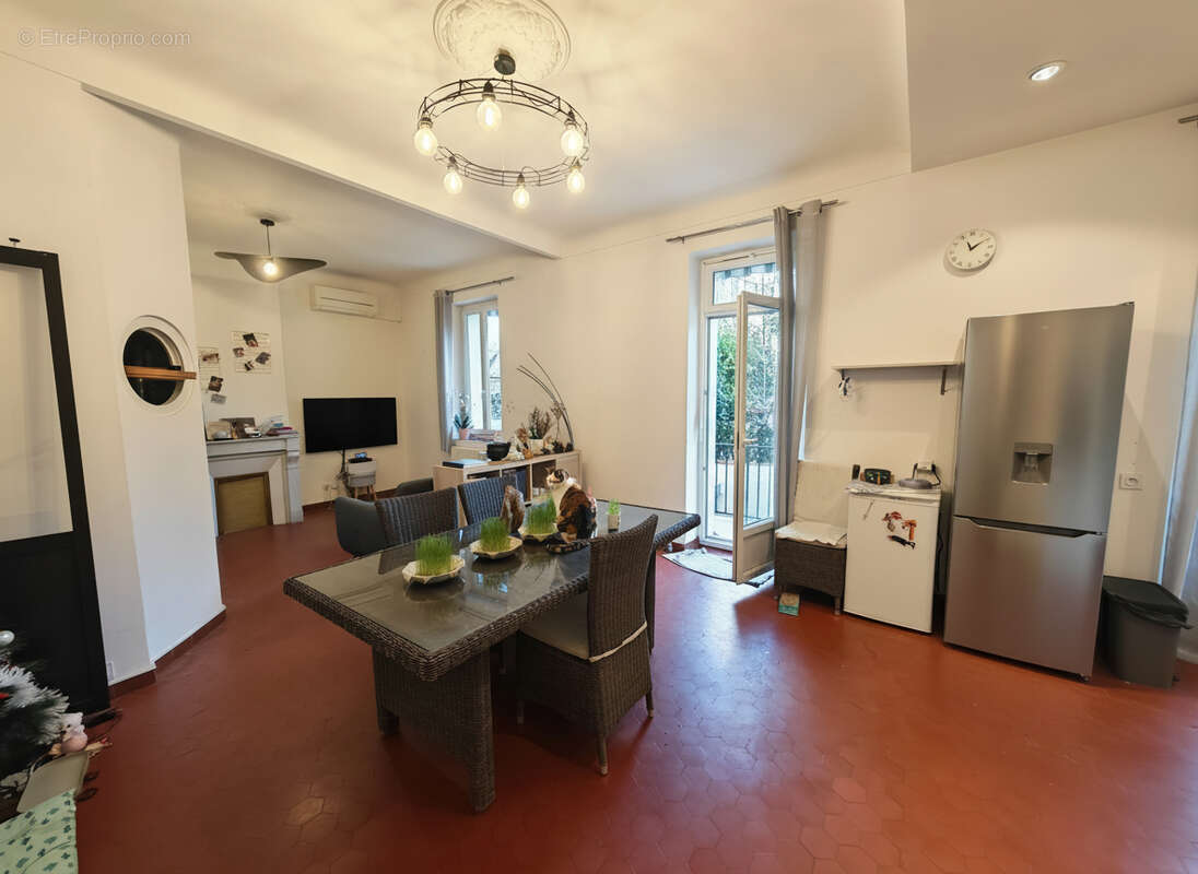 Appartement à MARSEILLE-5E
