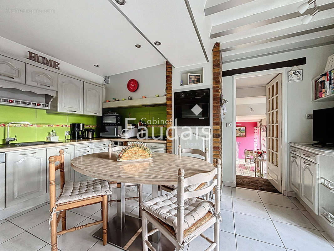 Maison à LA MANCELLIERE-SUR-VIRE