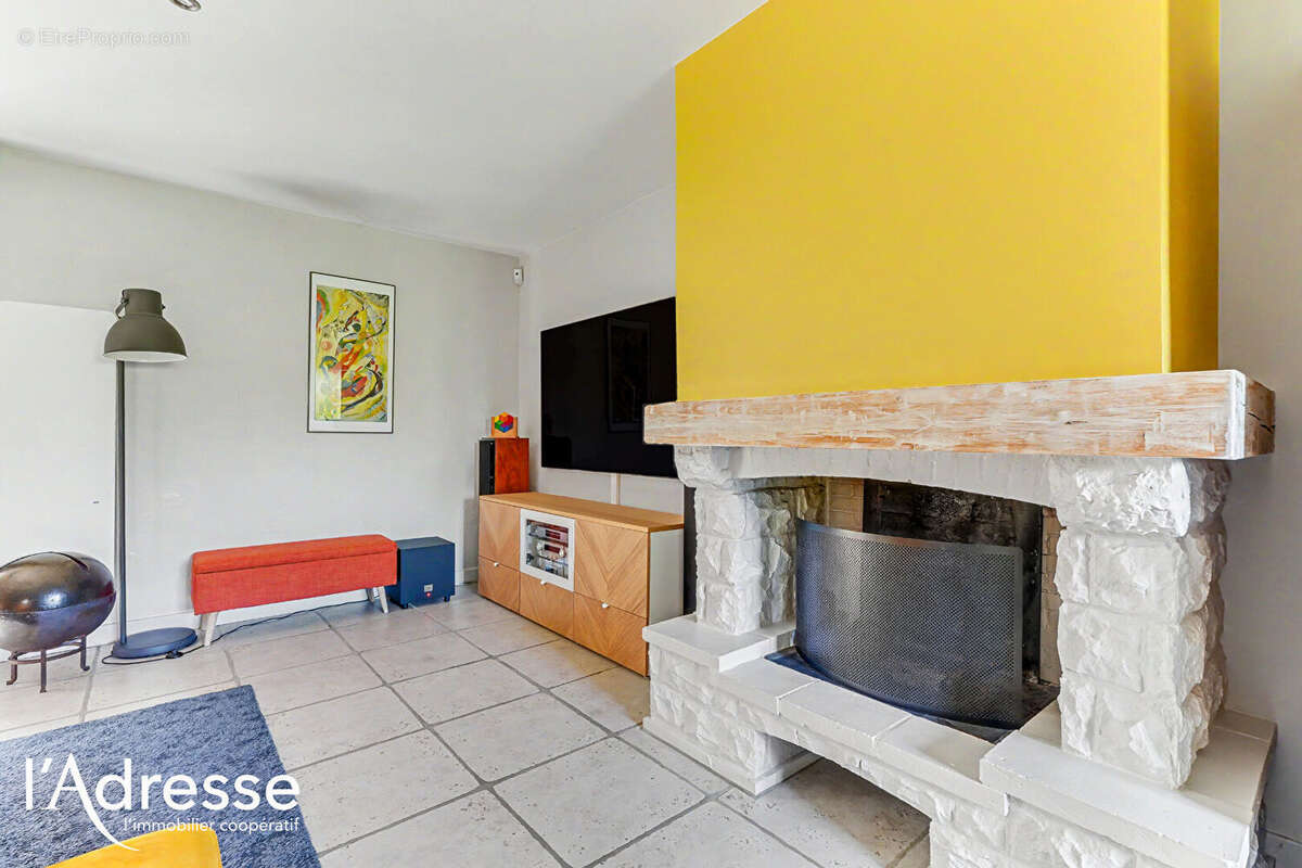 Exclusivité l'Adresse Immobilier - Cugnaux - Maison de 168 m2 avec Garage et piscine Couverte sur un terrain de 552m². - photo 6