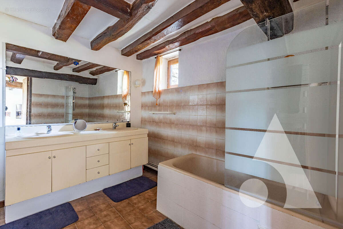 Maison en pierres 4 chambres avec jardin - photo 13