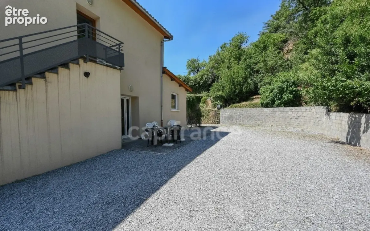 Maison en limite de campagne - 6 Pièces - Hauteurs de Givors - Divisée en 2 appartements - Potentiel locatif - photo 24