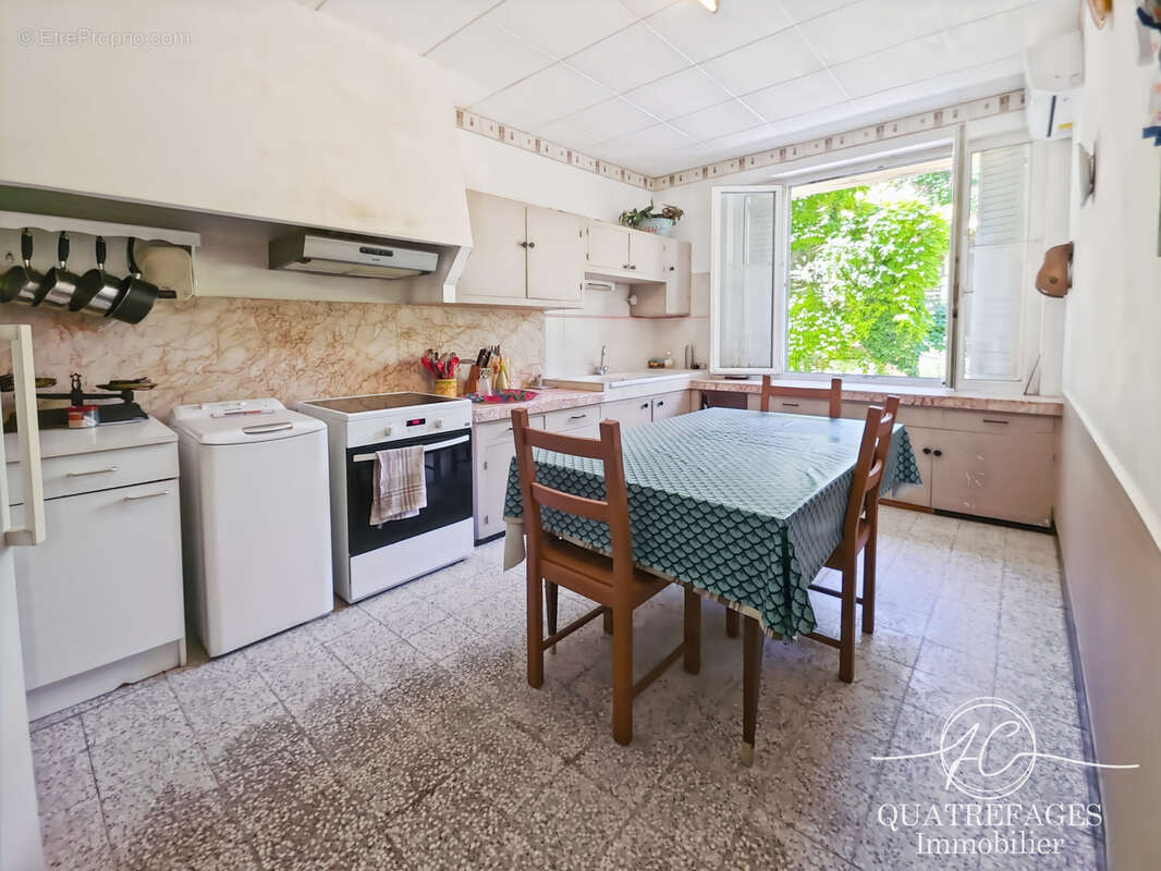 Maison de ville aux beaux volumes proche Théatre. - photo 6