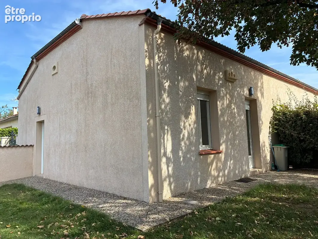 Maison mitoyenne rénovée , secteur eysses . - photo 3