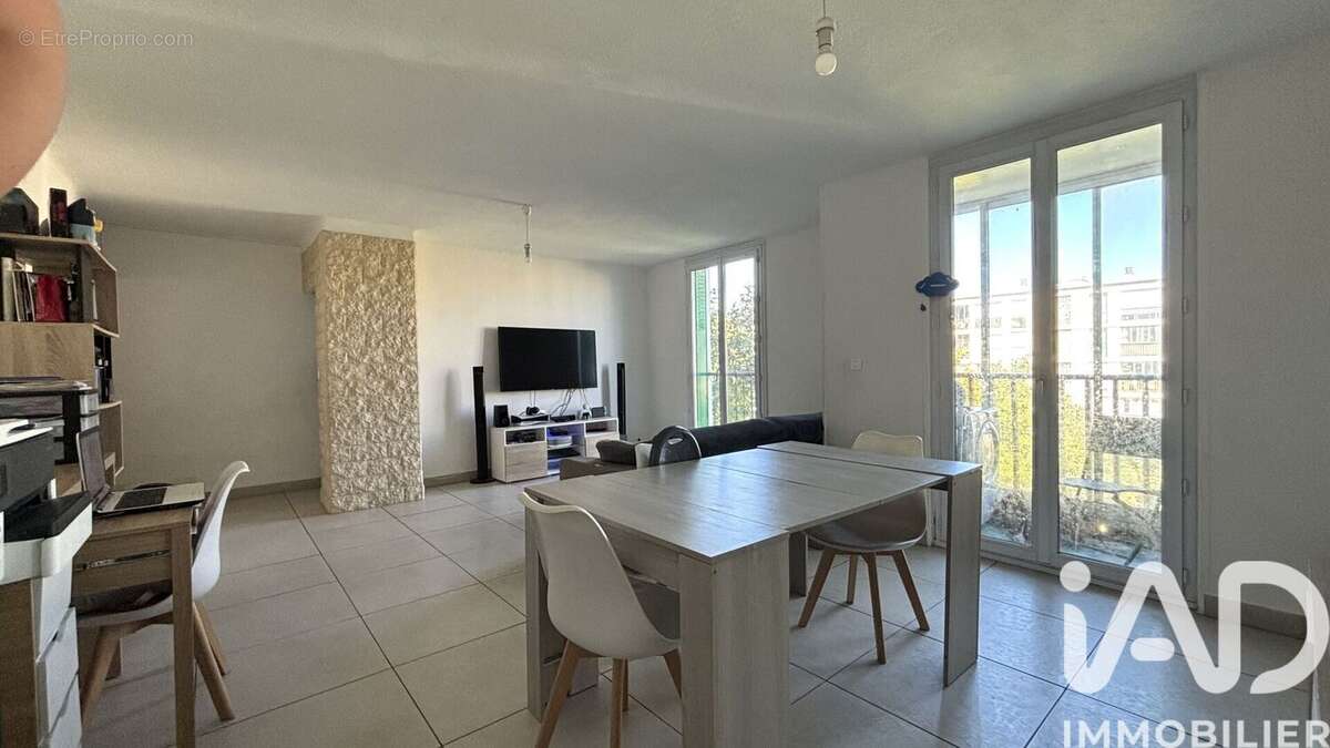 Photo 3 - Appartement à MARSEILLE-12E