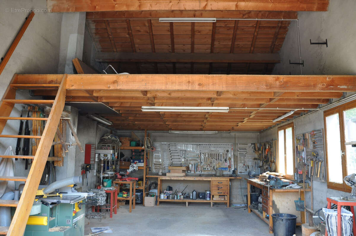 Beau pavillon sur sous-sol, 3 chambres et terrain arboré de 1510 m2 - photo 16