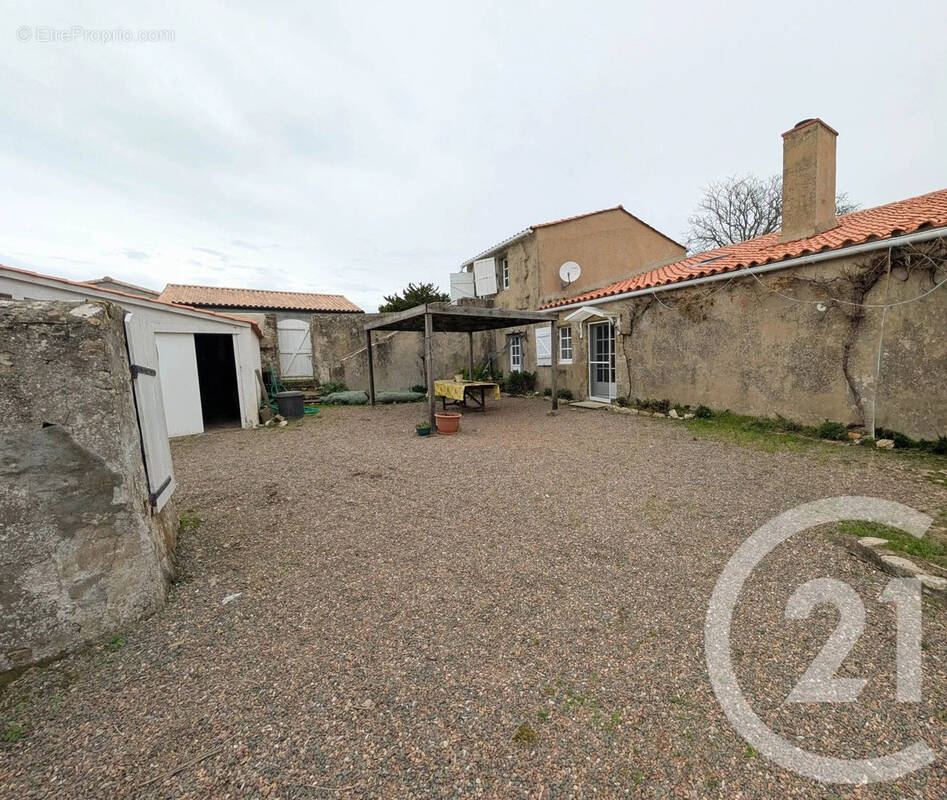 Maison à TALMONT-SAINT-HILAIRE