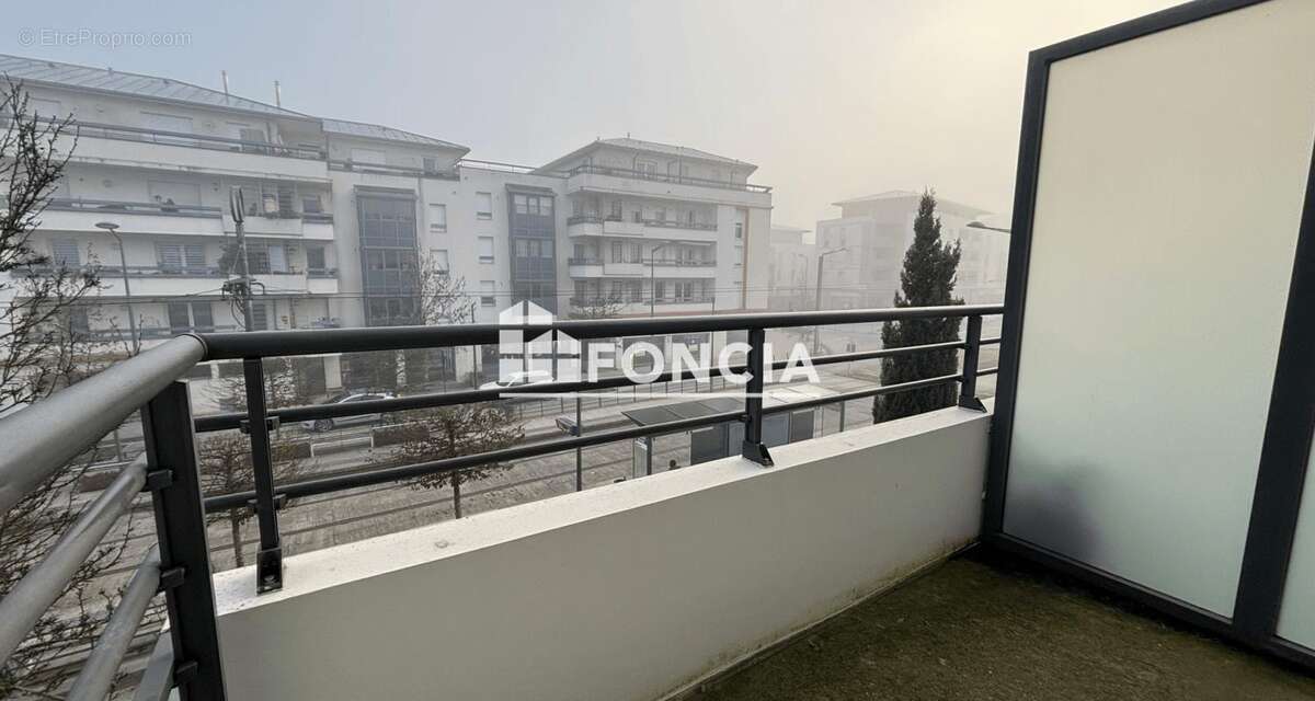 Appartement à AVRILLE