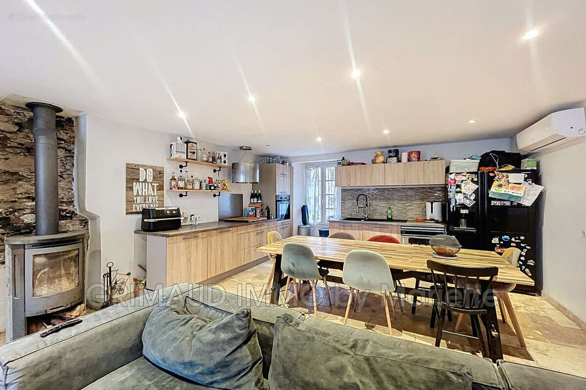 Maison à LA GARDE-FREINET