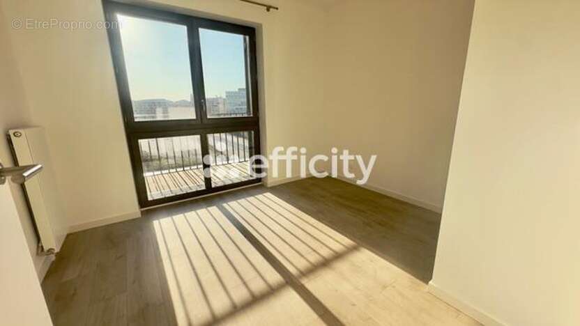 Appartement à NANTERRE